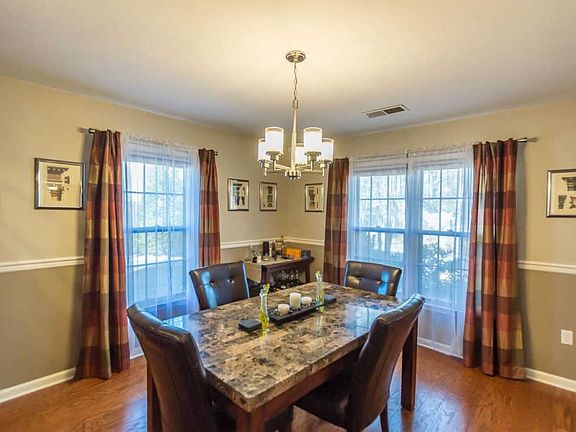 5th image of 2355 Stratfield Dr