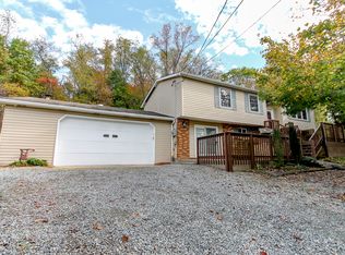 215 Robinson St, Robinson, PA 15949