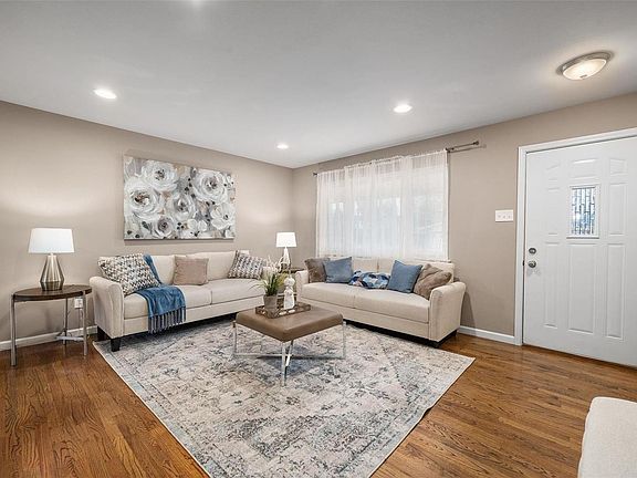 3rd image of 11727 Benedetta Dr