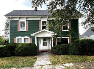 207 Summit St, Walnut Cove, NC 27052