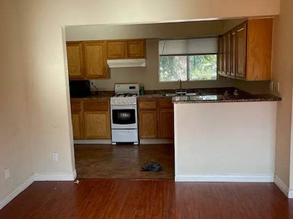 10840 Bluffside Dr #9, Studio City, CA 91604
