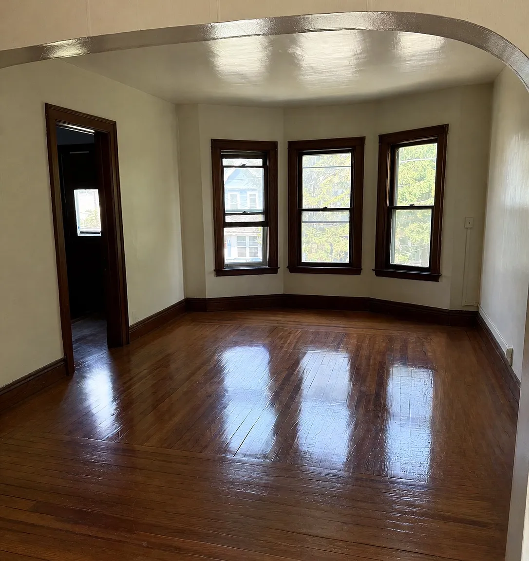 395 Winslow Ave — Photo 1