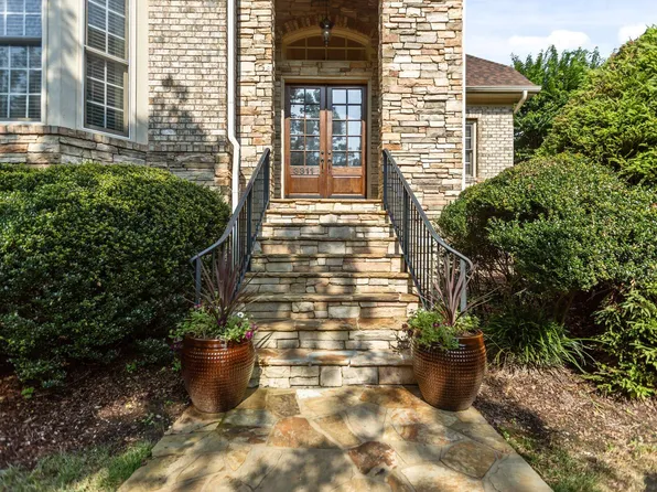 3311 Canoe Brook Pkwy, Raleigh, NC 27614