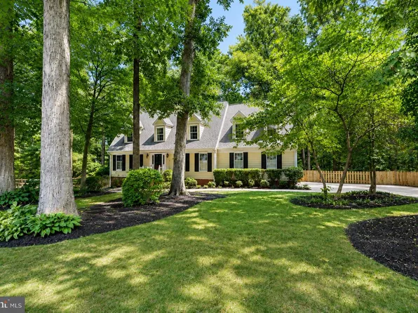 5 Hammond Ln, Fredericksburg, VA 22407
