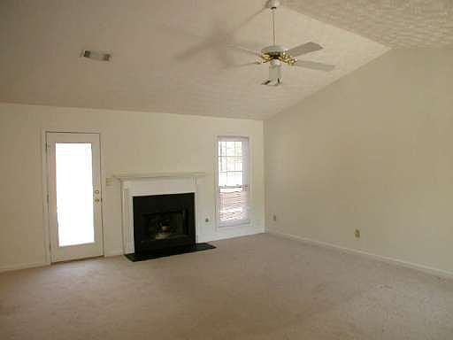 3rd image of 2305 Golden Valley Dr