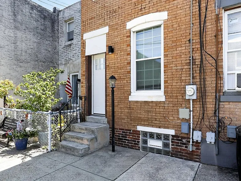 3053 Janney St — Photo 25