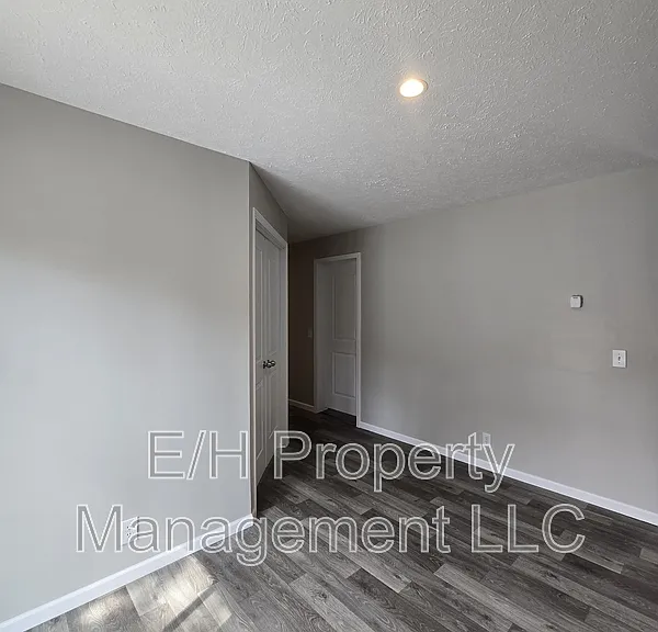 501 S Edwards Ave #1 — Photo 32