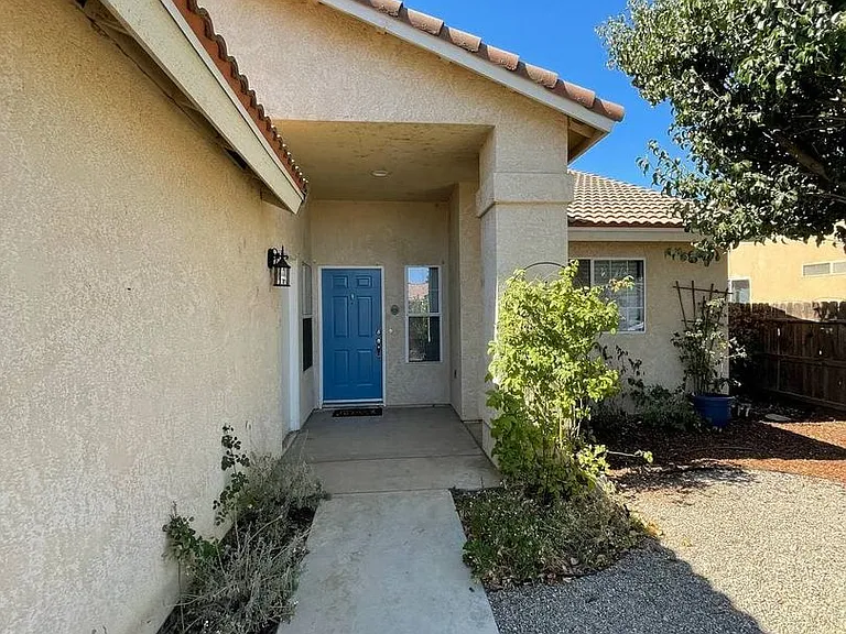 6175 W Scott Ave — Photo 2