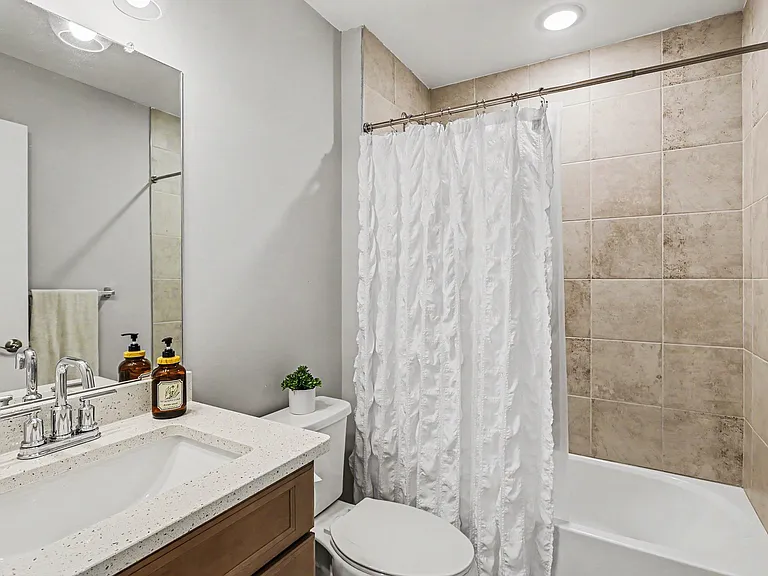 750 Huntley Ln — Photo 9