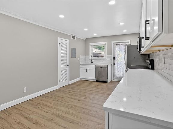 5th image of 3510 Roswell Rd NW #2