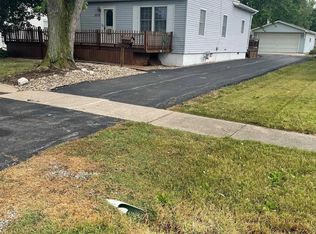 1035 E Oak St, Macomb, IL 61455