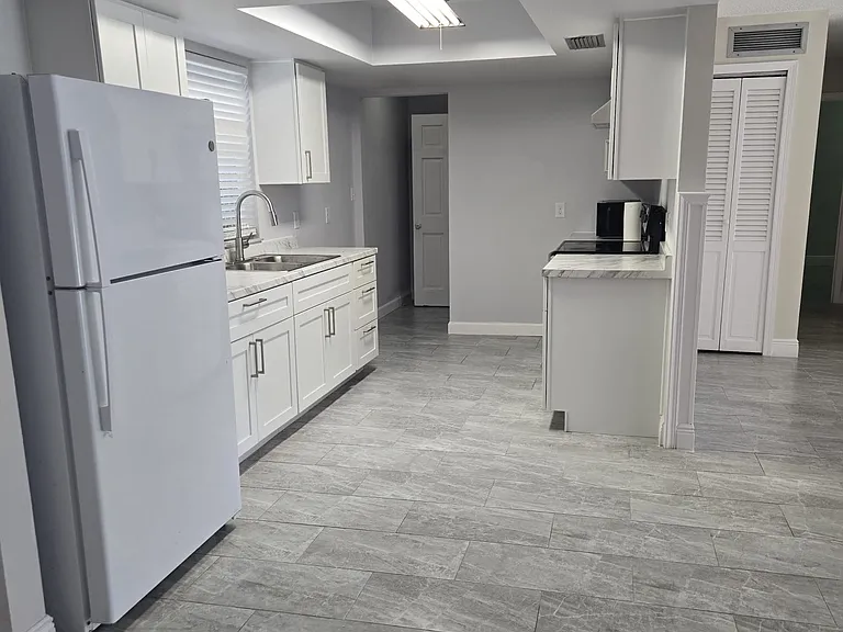1420 Simmons Rd #1 — Photo 11
