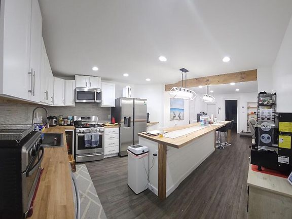 4th image of 1007 Lind St.