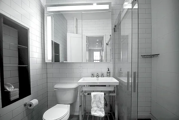 Rented by Urbane Brokerage | media 33