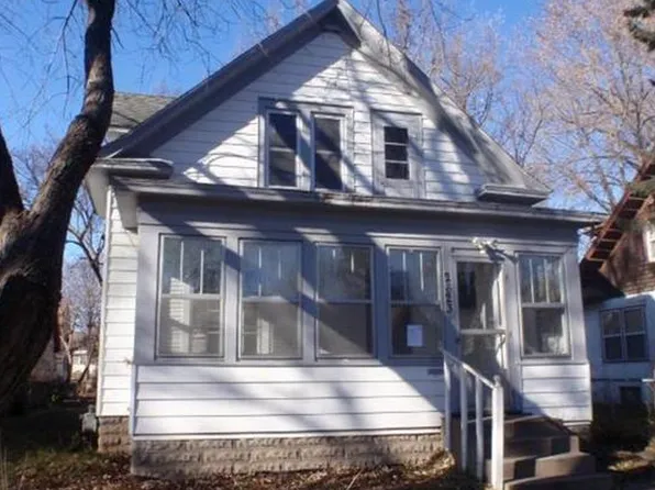 2623 Humboldt Ave N, Minneapolis, MN 55411