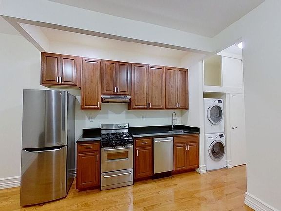 3rd image of 103 W 77th St APT 2