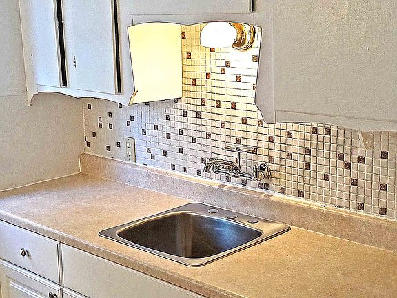 2nd image of 17850 Northwood Ave APT 5