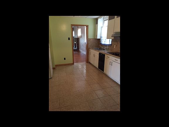 3rd image of 1402 Linden Ave