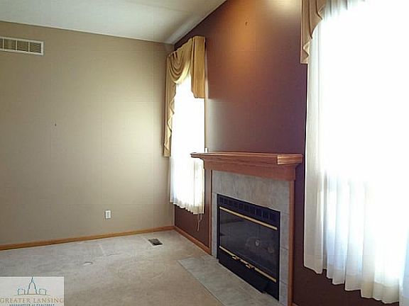 4th image of 440 White Pine Blvd