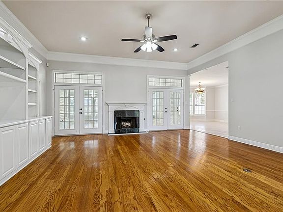 4th image of 7029 Edgewater Dr