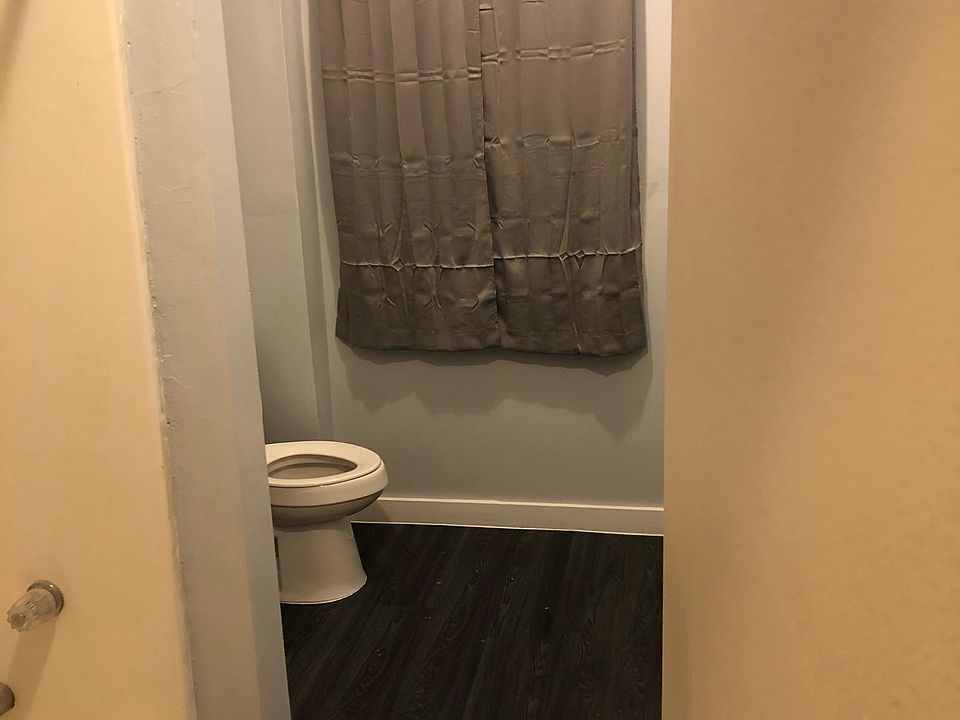 1st image of 548 Forest Ave