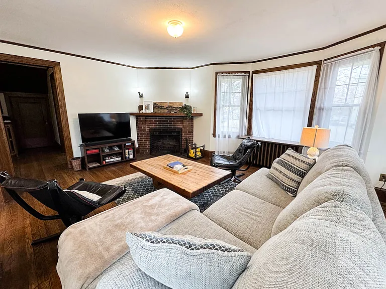 118 Wait Ave — Photo 6