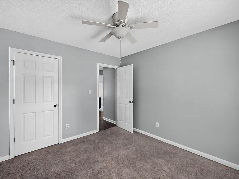 242 Zachary Ln — Photo 22