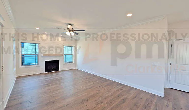 576 Dexter Dr — Photo 16