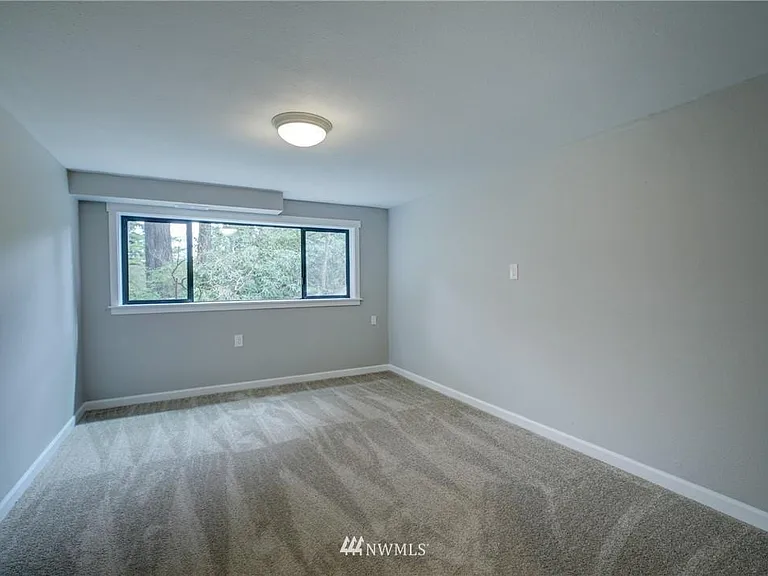 12814 NE 4th Pl — Photo 18