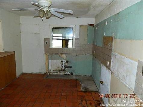 5th image of 327 Milford Dr