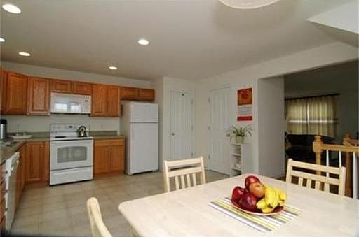 4th image of 34 Daffodil Ct