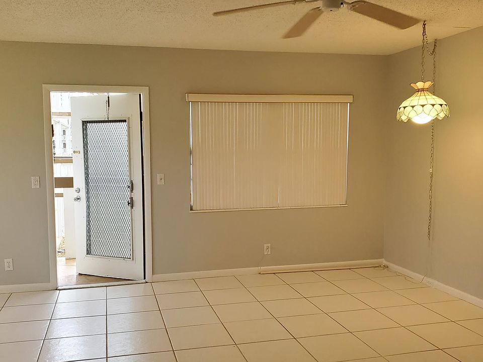 2nd image of 360 Mansfield Dr #360