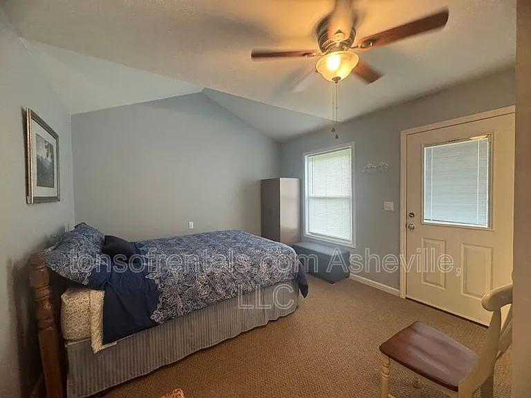 900 Hebron Rd — Photo 24