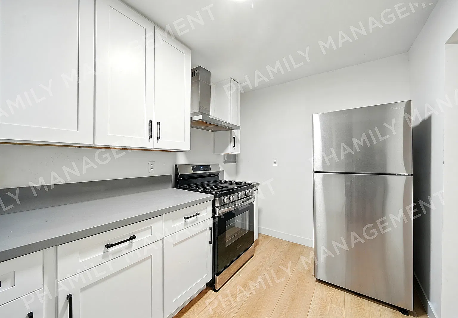 2 bed, 750 sqft, $2,600 — Photo 4