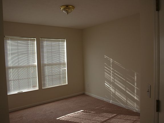 4th image of 1016 Holderness Ln