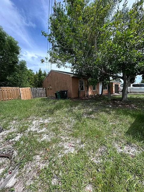 3 bed, 1345 sqft, $2,300 — Photo 3