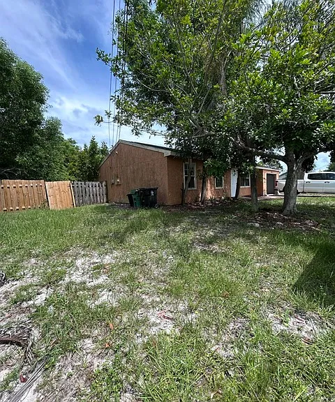 2493 SE Richmond St — Photo 3