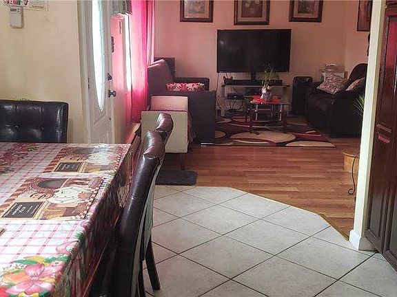 5th image of 180 Timberline Dr