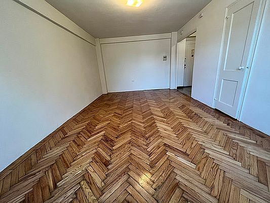 1st image of 245 Seaman Ave #3F