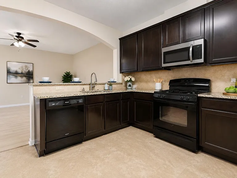 1602 Grable Cove Ln — Photo 2