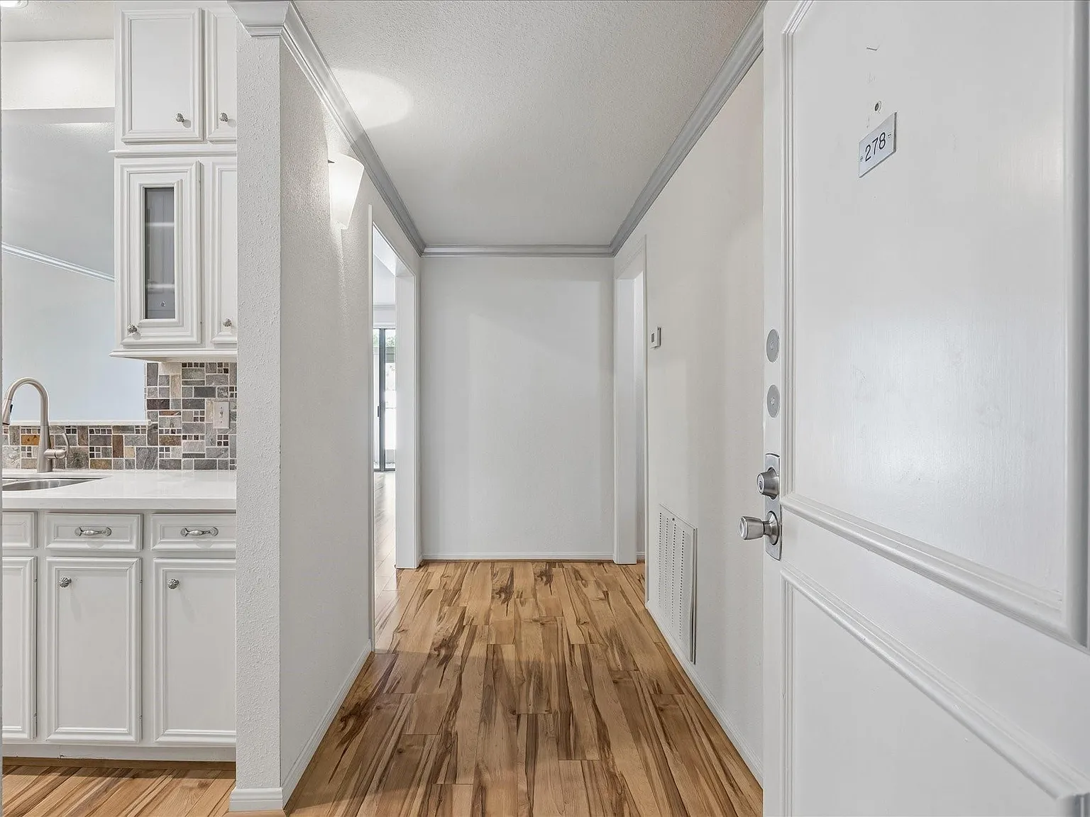 2 bed, 2.0 bath, 1224 sqft, $1,850 — Photo 3