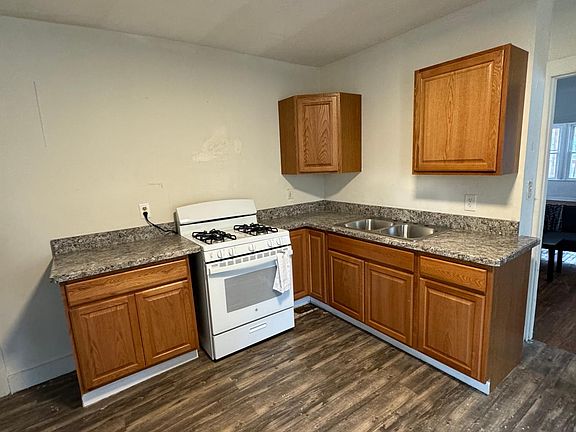 2nd image of 8 Vine St APT 1