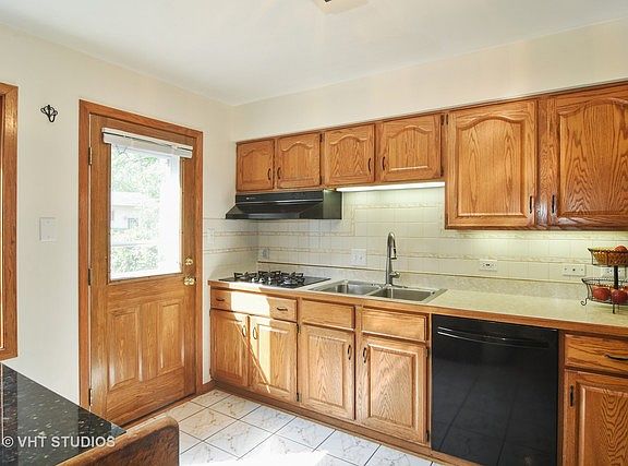 5th image of 1337 E Michele Dr