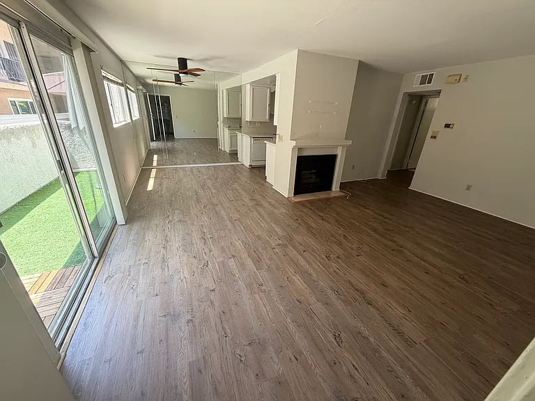 945 N Alfred St #204 — Photo 1
