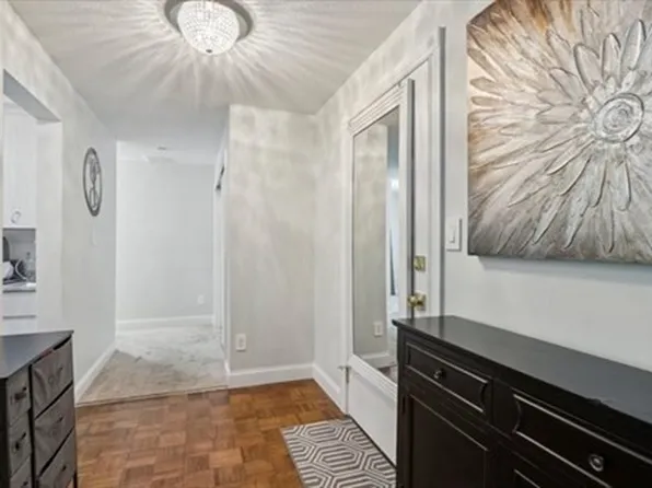 1210 Greendale Ave APT 324, Needham, MA 02492