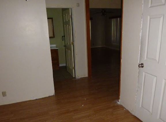3rd image of 3406 W Hill St
