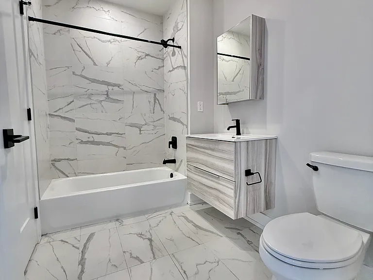 722 W Thompson St #207 — Photo 11