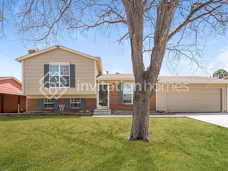 1276 S Lewiston Way — Photo 1