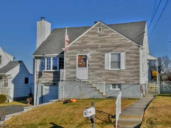 11 Grandview Dr, Woodland Park, NJ 07424