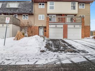 3205 Uplands Dr #27, Ottawa, ON K1V 9T4